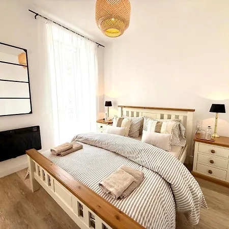 Luxury Overlooking Historic Town Market *