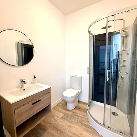 Luxury Overlooking Historic Town Market Duras